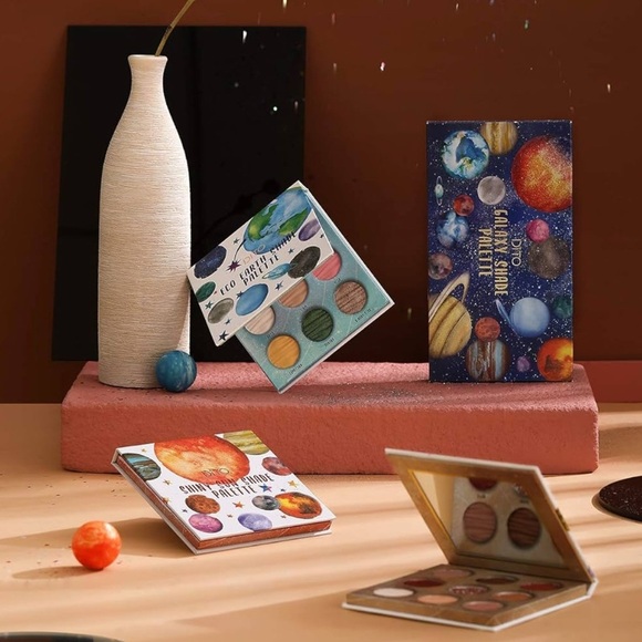 Dito Cosmetics Saturn Shade Palette - Picture 6 of 11